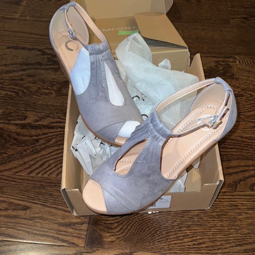 Journee Collection